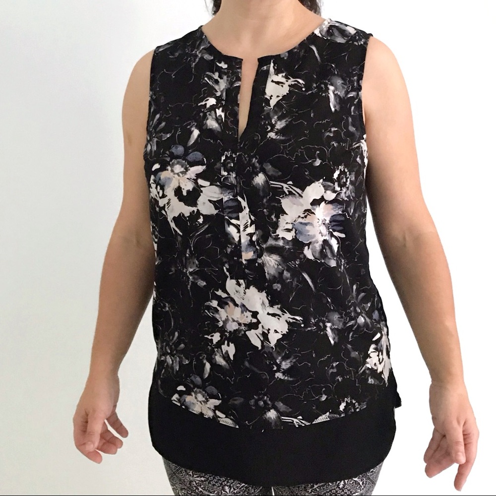 Sleeveless Top Blouse with Split Neck no Tags
